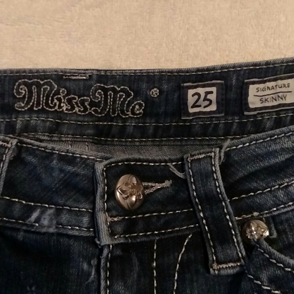 Miss Me Authentic skinny Jeans Stressed out. - Picture 2 of 10